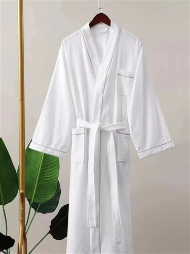 Seberapa Sering Hotel Harus Mengganti Jubah Mandi?